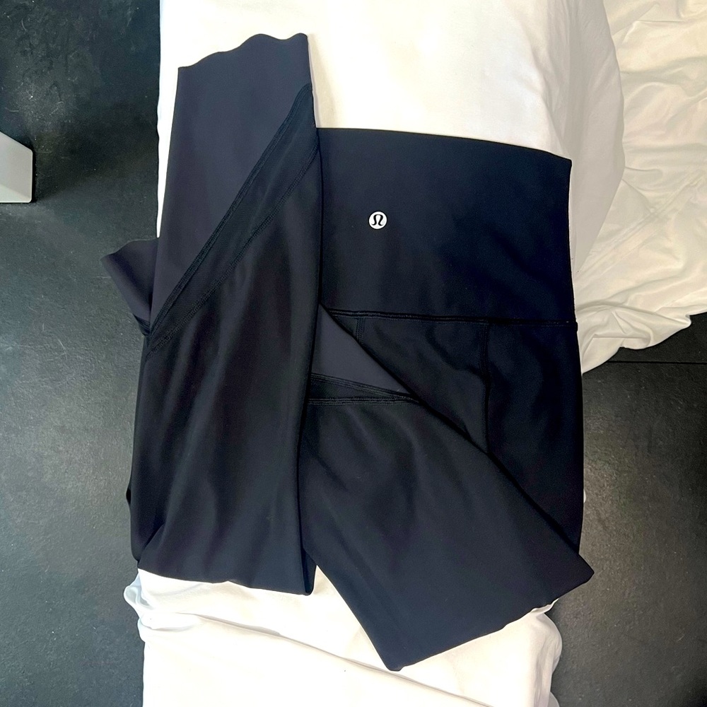 Lululemon High Rise Scalloped Hem Size 4